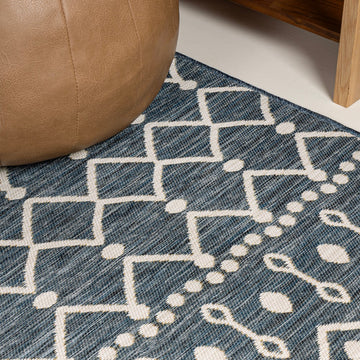 Zana Modern Geometric Moroccan Reversible Machine-Washable Indoor/Outdoor Area Rug